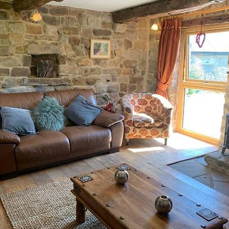 Stunning Secluded Peak District Luxurious Barn Villa ลีก ภายนอก รูปภาพ