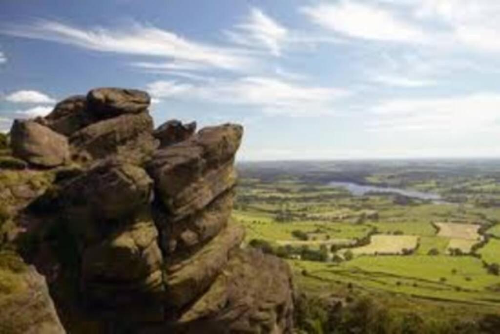 Stunning Secluded Peak District Luxurious Barn Villa ลีก ภายนอก รูปภาพ
